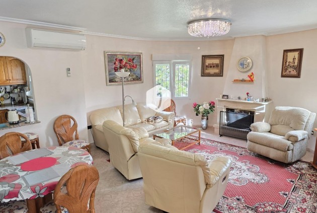 Resale - Villa -
Orihuela Costa - Playa Flamenca