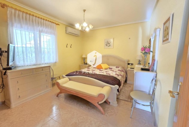 Resale - Villa -
Orihuela Costa - Playa Flamenca