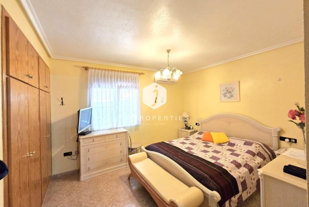 Resale - Villa -
Orihuela Costa - Playa Flamenca