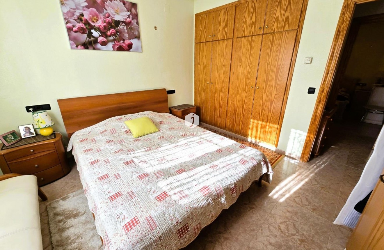 Resale - Villa -
Orihuela Costa - Playa Flamenca