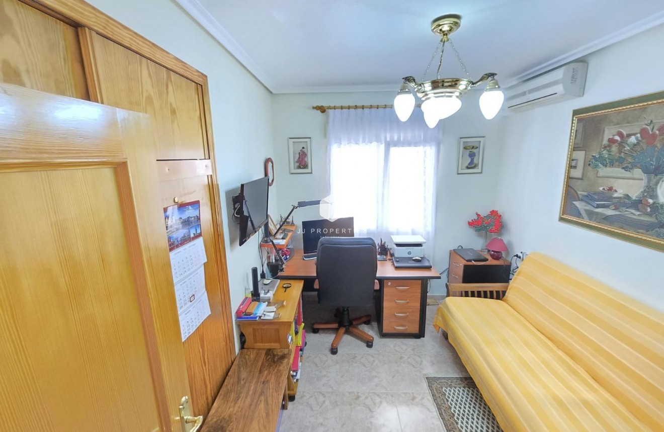 Resale - Villa -
Orihuela Costa - Playa Flamenca