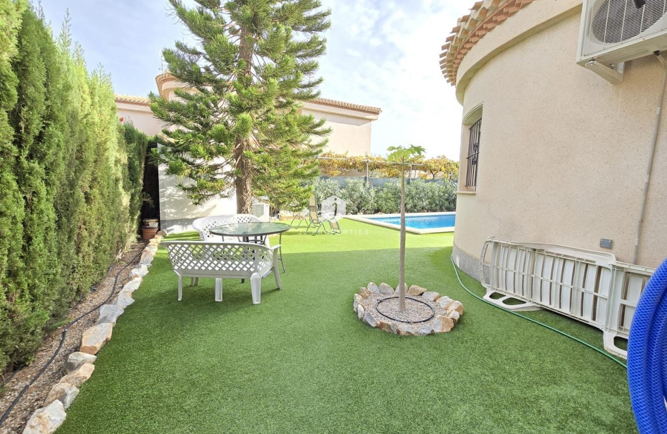 Resale - Villa -
Orihuela Costa - Playa Flamenca