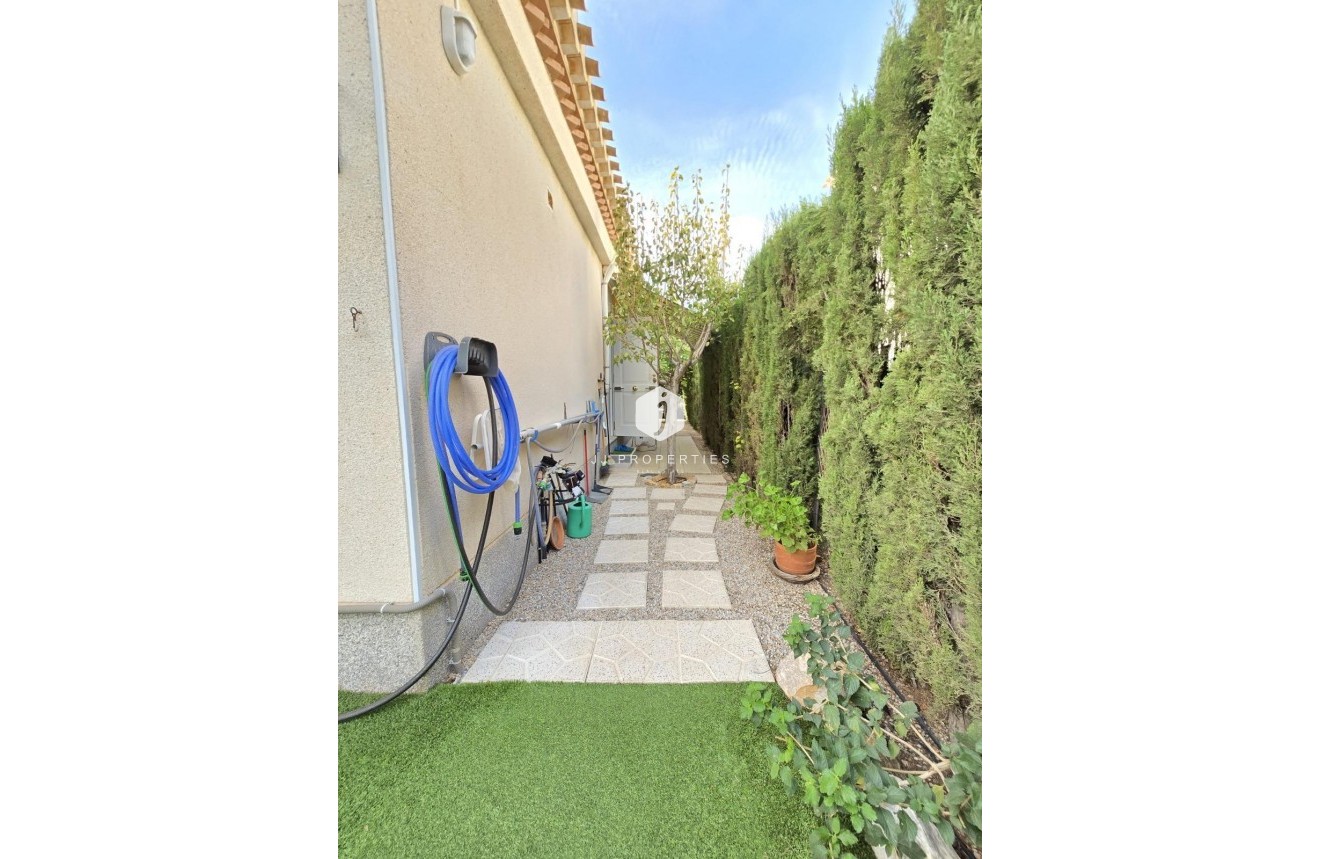 Resale - Villa -
Orihuela Costa - Playa Flamenca