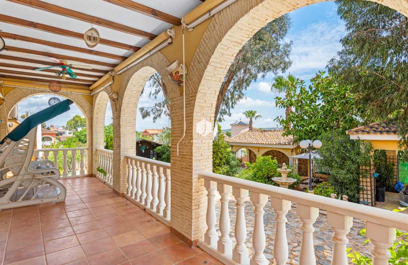 Resale - Villa -
Jacarilla - Inland