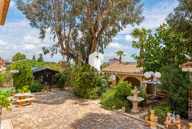 Resale - Villa -
Jacarilla - Inland