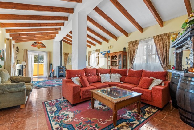 Resale - Villa -
Jacarilla - Inland