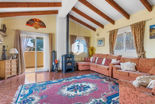 Resale - Villa -
Jacarilla - Inland