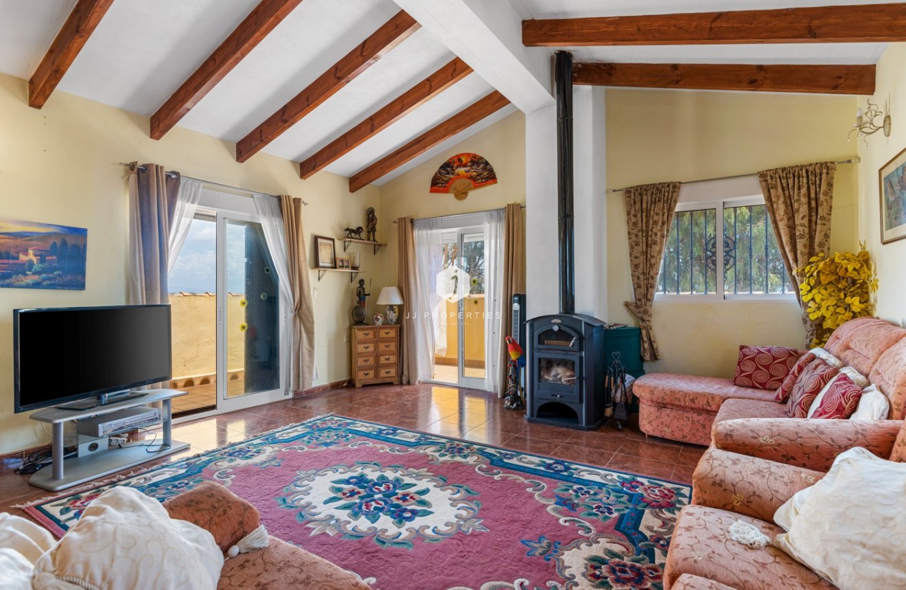 Resale - Villa -
Jacarilla - Inland