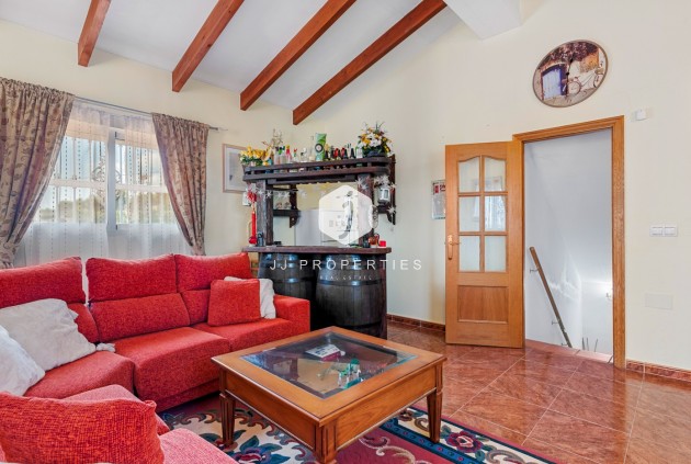 Resale - Villa -
Jacarilla - Inland