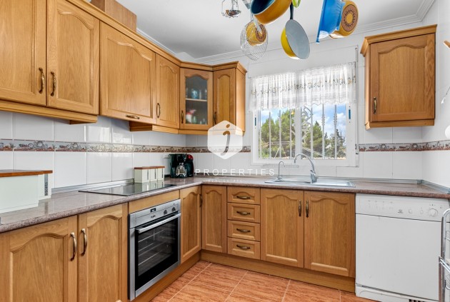 Resale - Villa -
Jacarilla - Inland