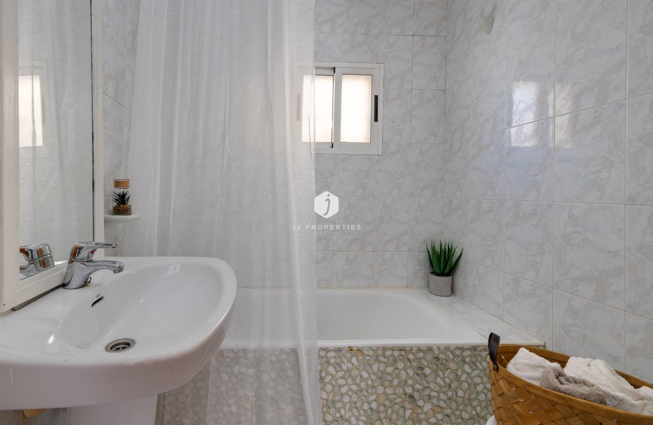 Tweedehands - Bungalow -
Torrevieja - Los Frutales