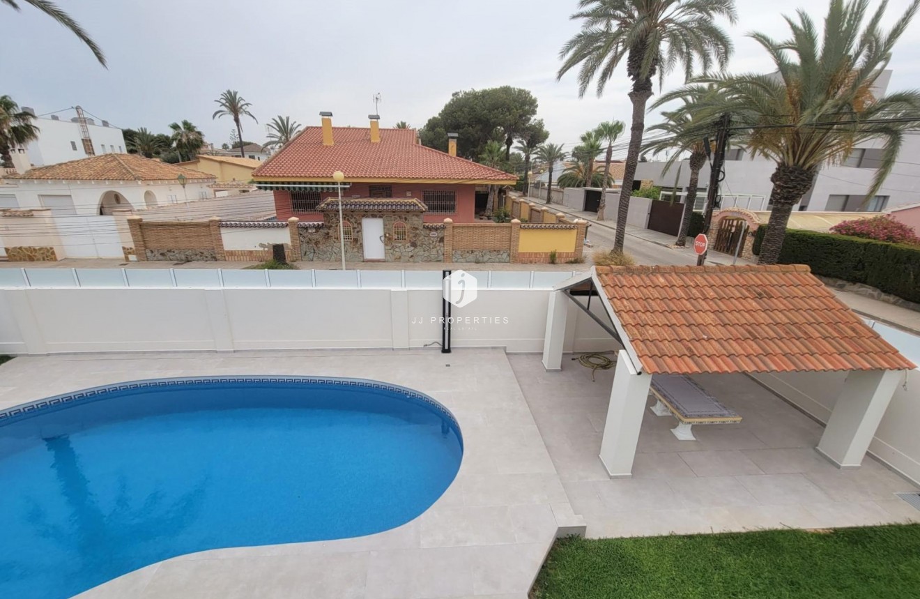 Tweedehands - Villa -
Orihuela Costa - Cabo Roig