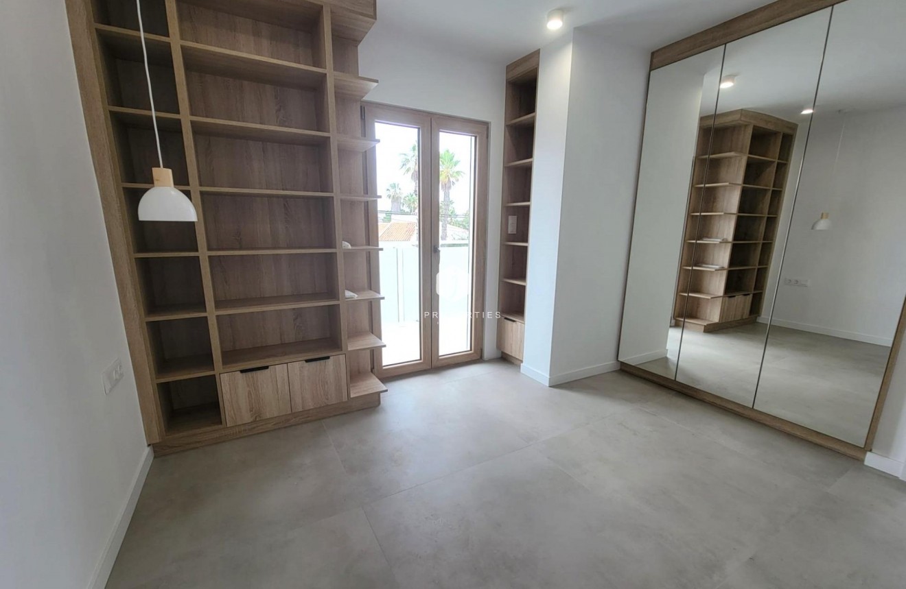 Tweedehands - Villa -
Orihuela Costa - Cabo Roig