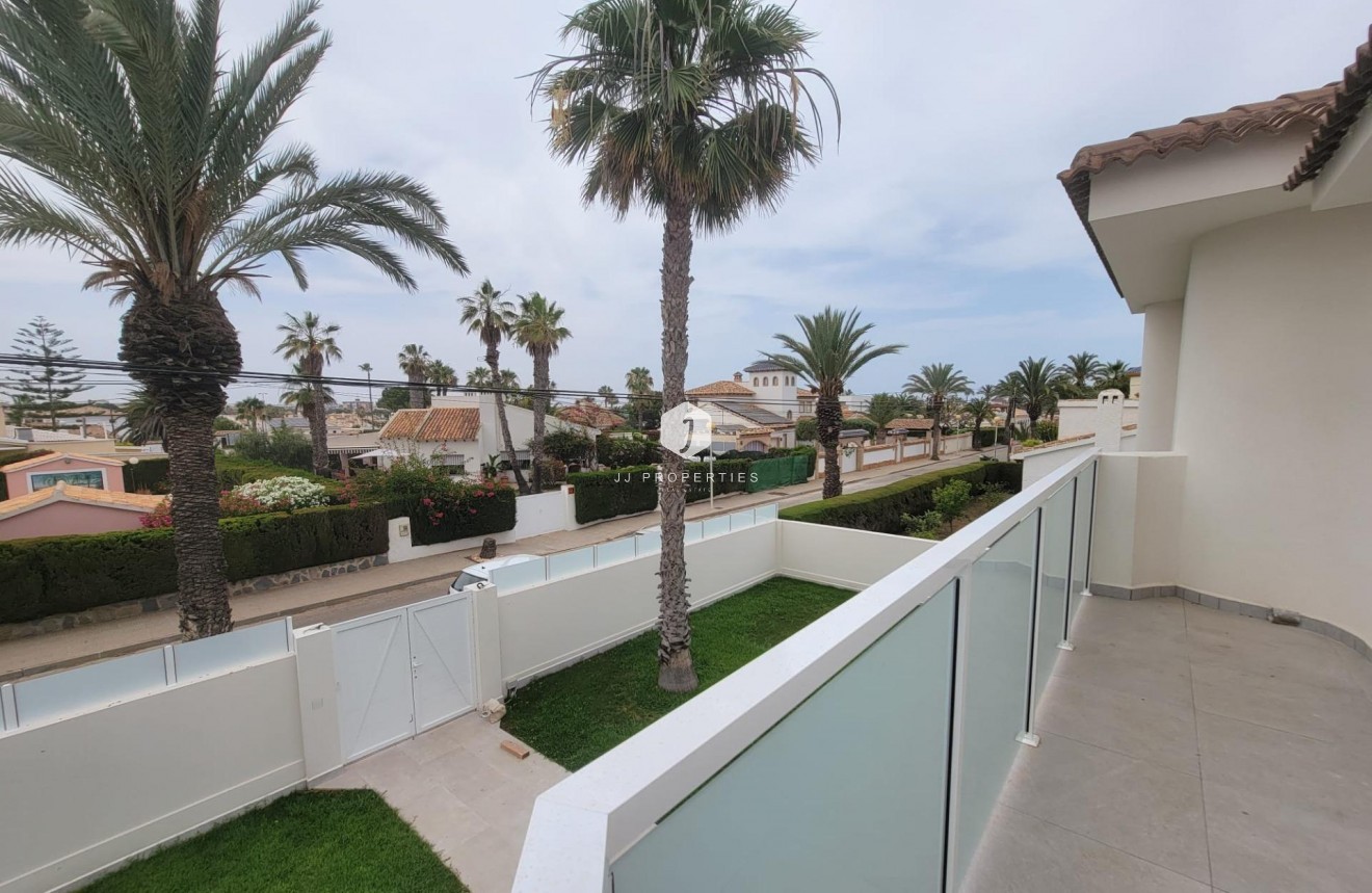 Tweedehands - Villa -
Orihuela Costa - Cabo Roig