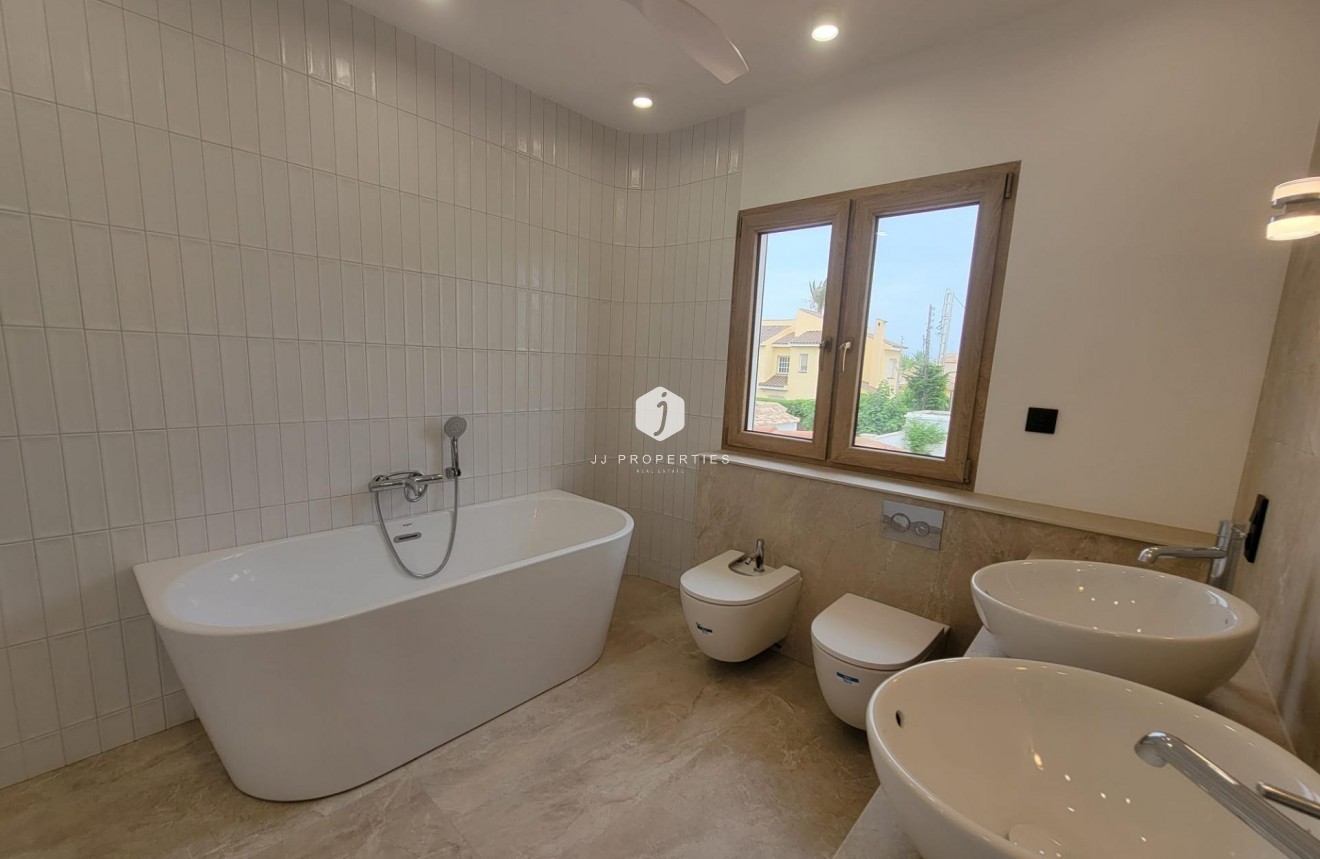 Tweedehands - Villa -
Orihuela Costa - Cabo Roig