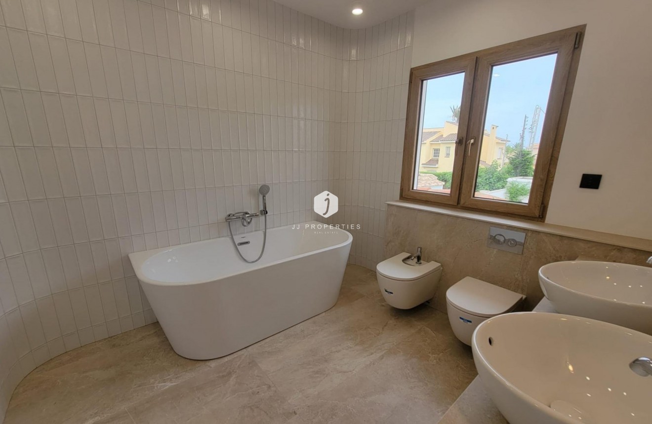 Tweedehands - Villa -
Orihuela Costa - Cabo Roig