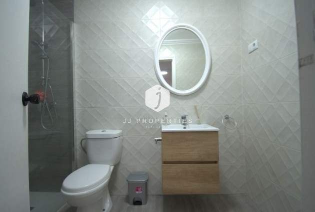 Tweedehands - Appartement / flat -
Torrevieja - Costa Blanca