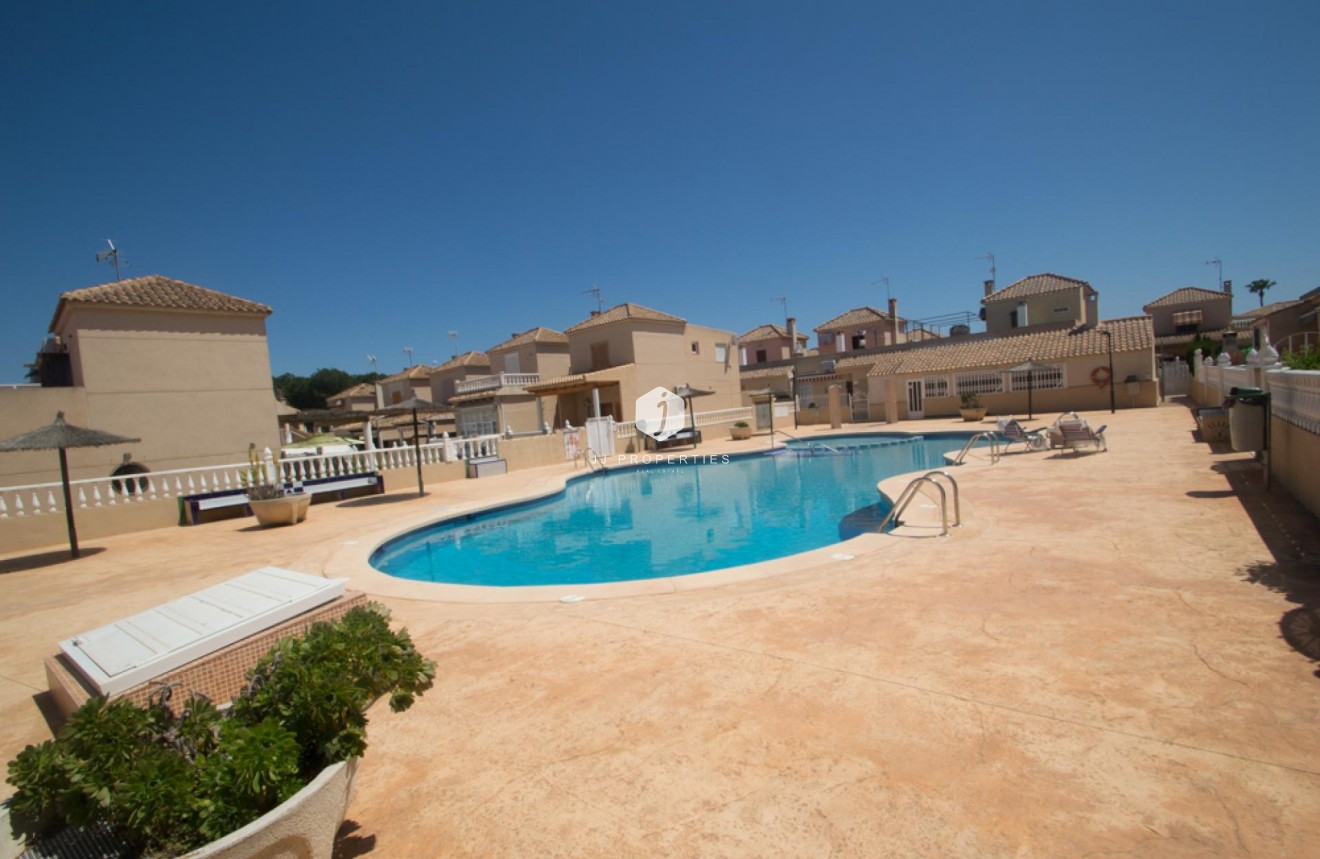 Tweedehands - Chalet -
Torrevieja - Costa Blanca