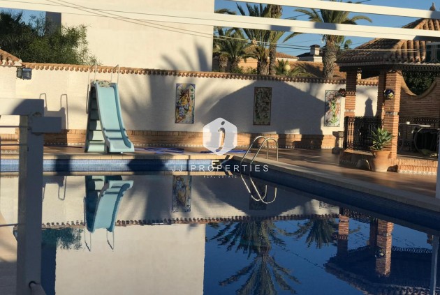 Tweedehands - Villa -
Orihuela Costa - Costa Blanca