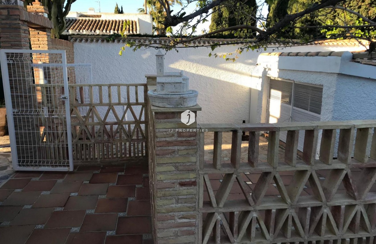 Tweedehands - Villa -
Orihuela Costa - Costa Blanca