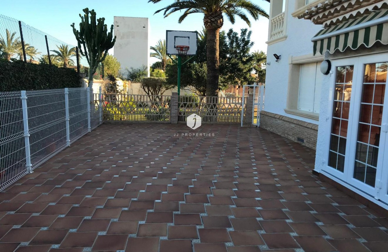 Tweedehands - Villa -
Orihuela Costa - Costa Blanca