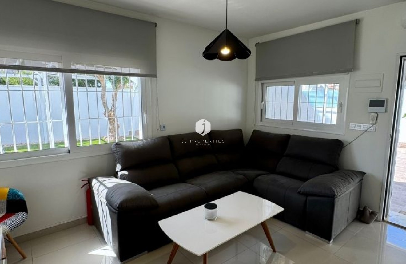 Tweedehands - Villa -
Torrevieja - Costa Blanca