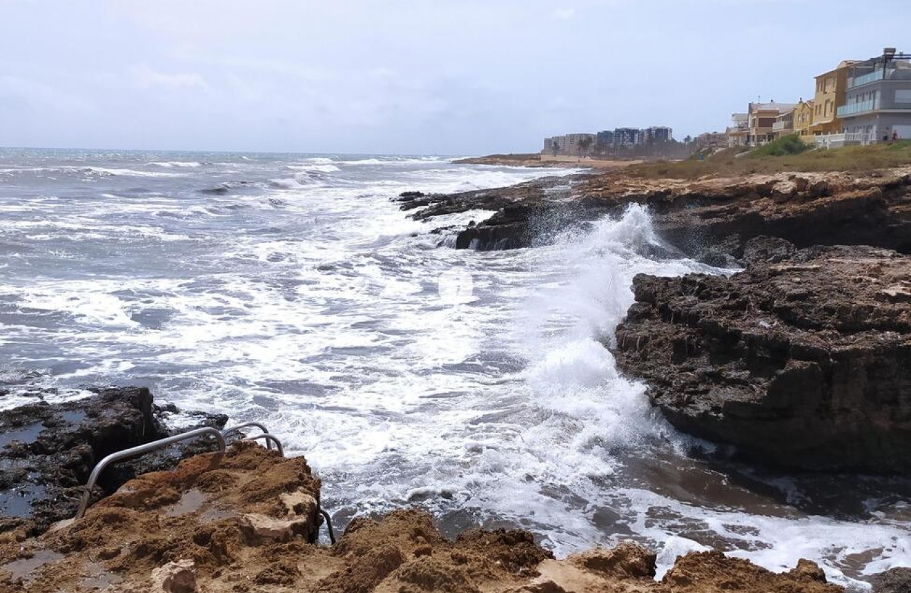 Tweedehands - Bungalow -
Torrevieja - LA VELETA MAR AZUL
