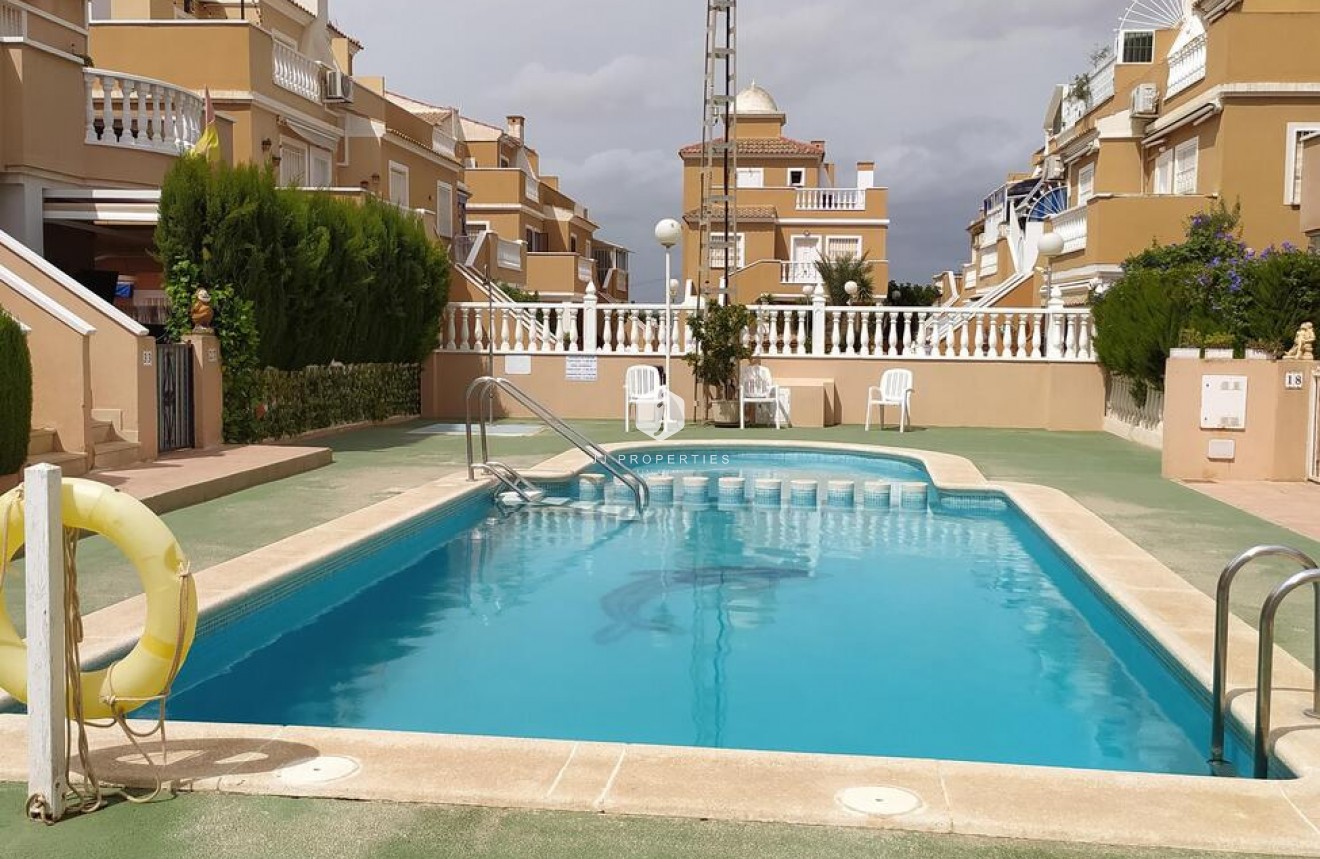 Tweedehands - Bungalow -
Torrevieja - LA VELETA MAR AZUL