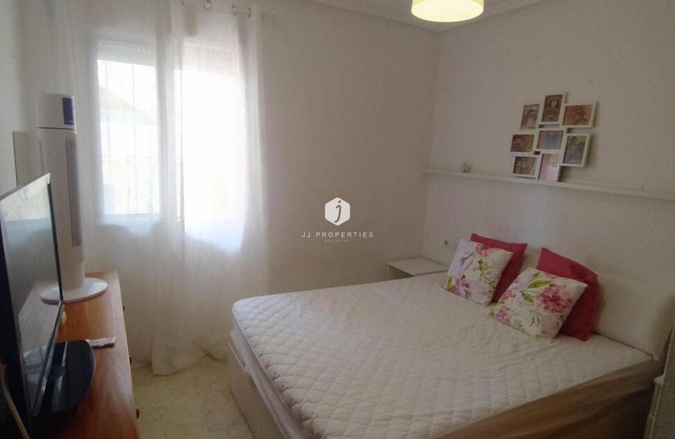 Tweedehands - Bungalow -
Torrevieja - LA VELETA MAR AZUL