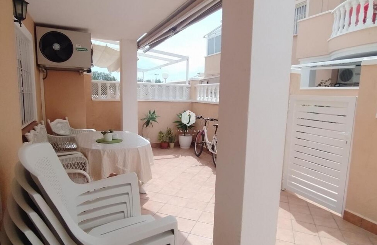Tweedehands - Bungalow -
Torrevieja - LA VELETA MAR AZUL