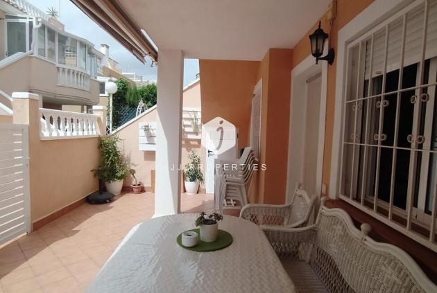 Tweedehands - Bungalow -
Torrevieja - LA VELETA MAR AZUL