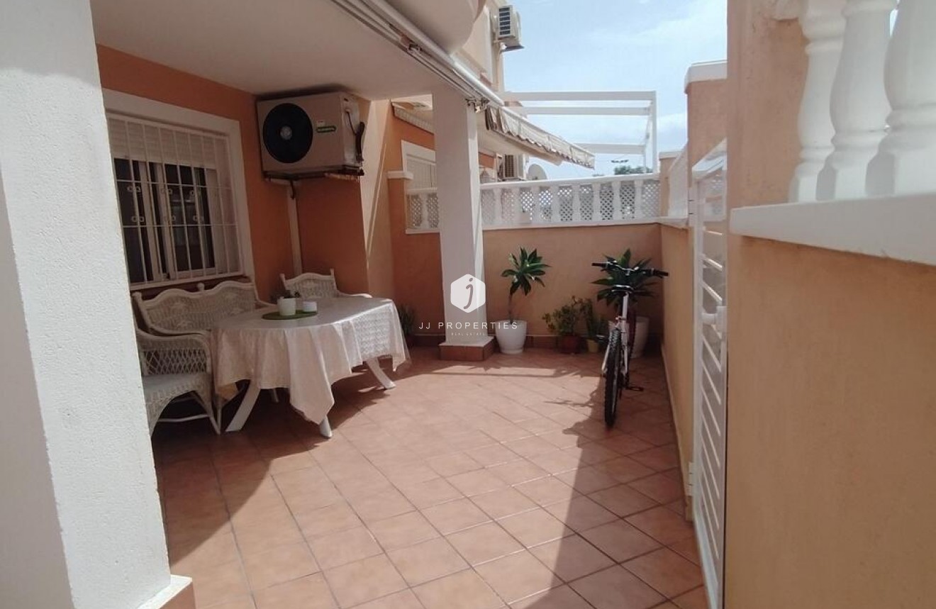 Tweedehands - Bungalow -
Torrevieja - LA VELETA MAR AZUL