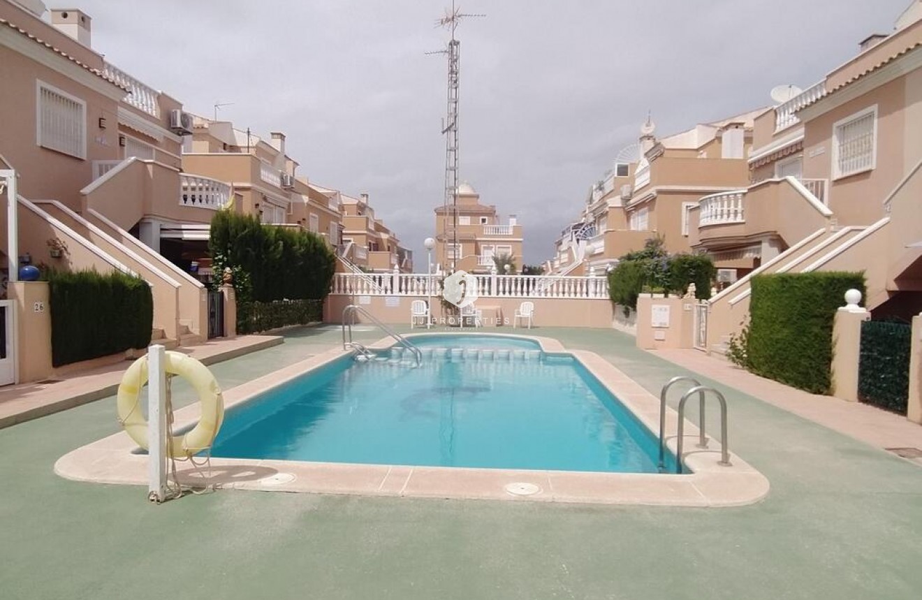 Tweedehands - Bungalow -
Torrevieja - LA VELETA MAR AZUL