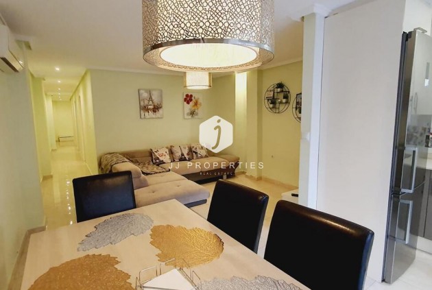 Segunda mano - Apartamento / piso -
Torrevieja - Centro