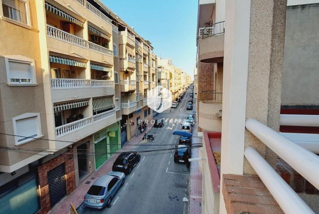 Segunda mano - Apartamento / piso -
Torrevieja - Centro