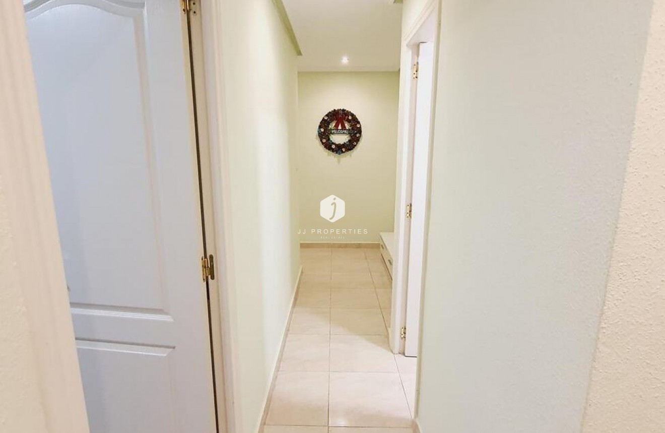 Segunda mano - Apartamento / piso -
Torrevieja - Centro