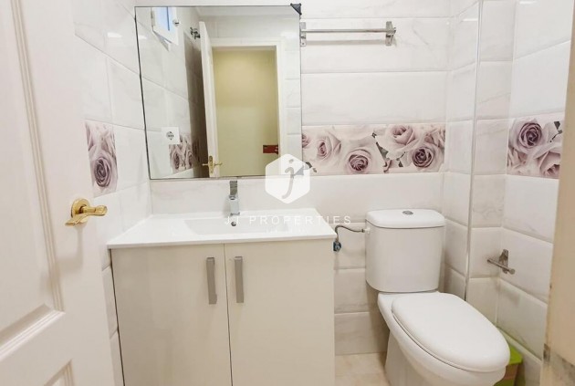 Segunda mano - Apartamento / piso -
Torrevieja - Centro