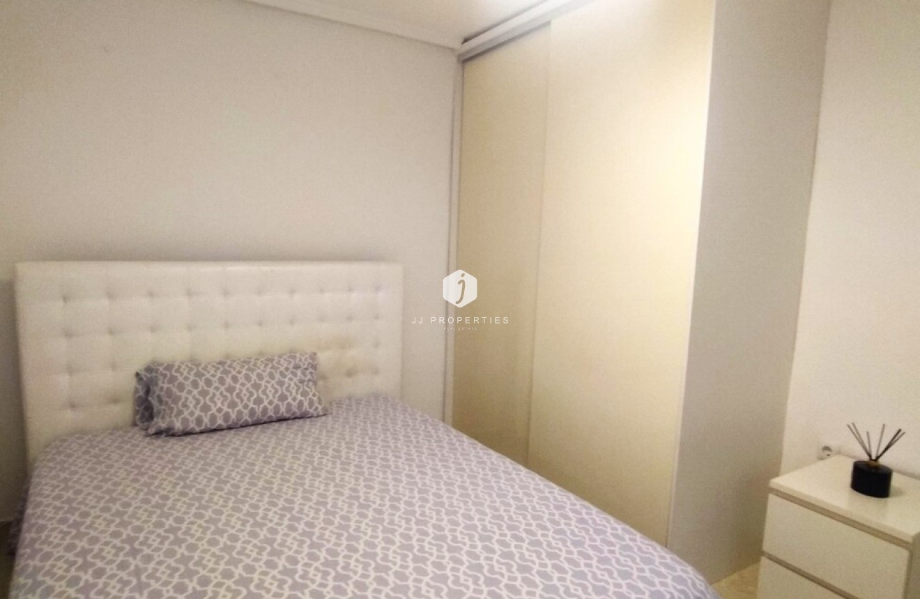 Segunda mano - Apartamento / piso -
Torrevieja - Centro