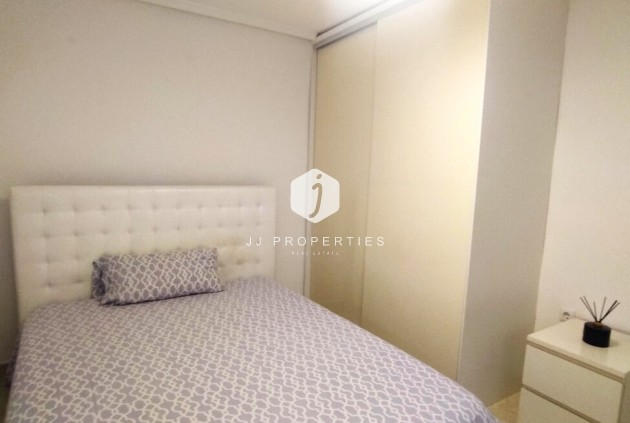 Segunda mano - Apartamento / piso -
Torrevieja - Centro