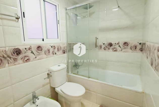 Segunda mano - Apartamento / piso -
Torrevieja - Centro