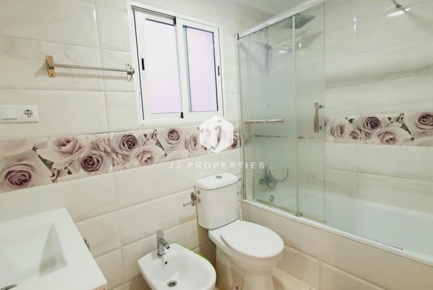 Segunda mano - Apartamento / piso -
Torrevieja - Centro