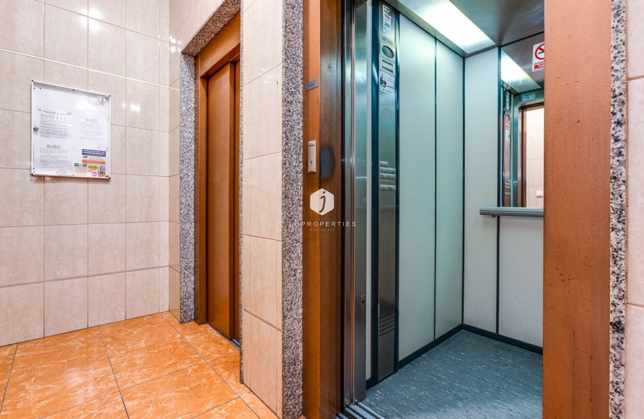 Tweedehands - Appartement / flat -
Torrevieja - Costa Blanca