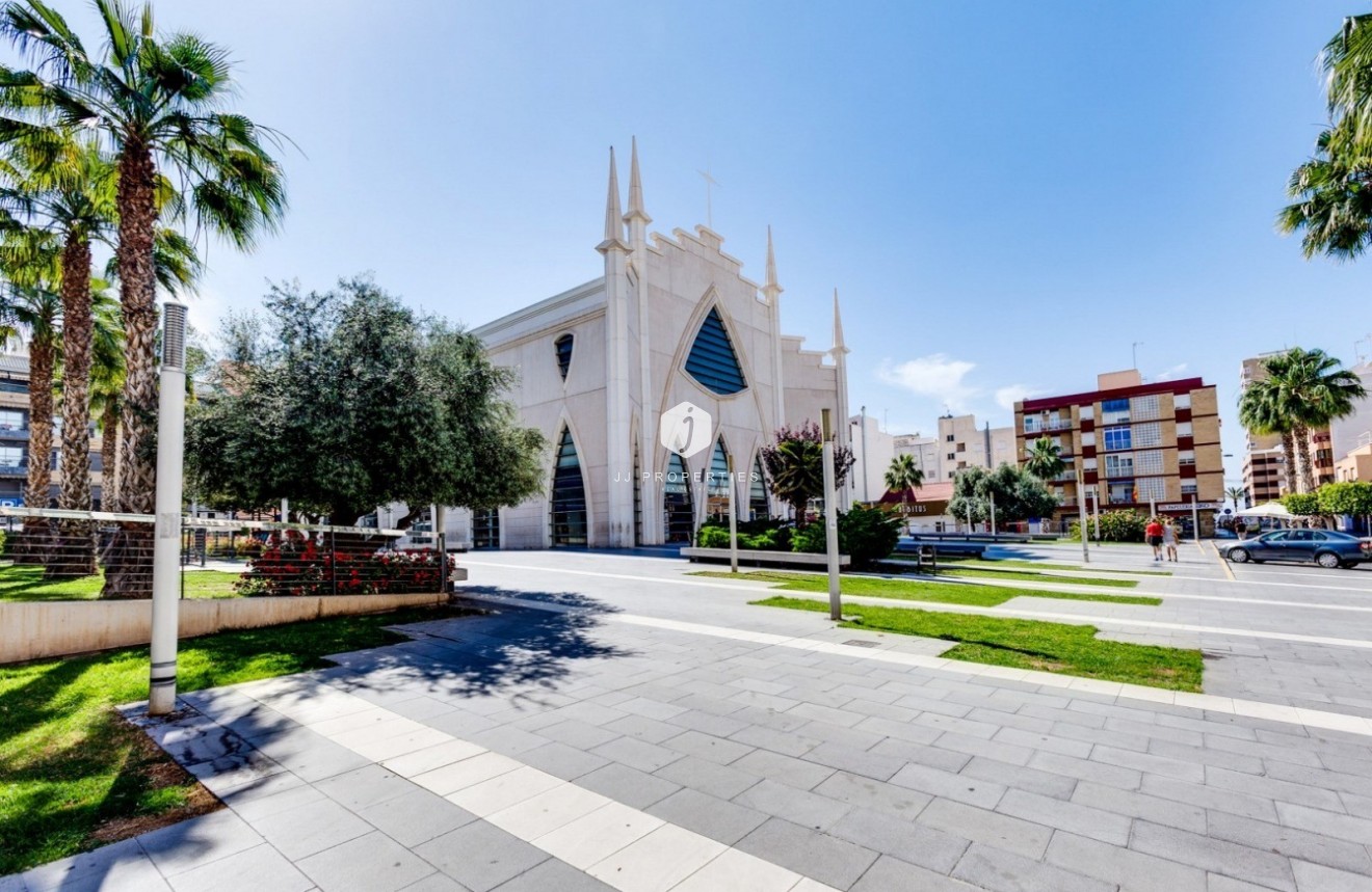 Tweedehands - Appartement / flat -
Torrevieja - Costa Blanca