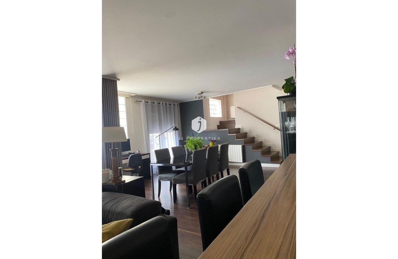 Tweedehands - Villa -
Torrevieja - Centro - Muelle Pesquero