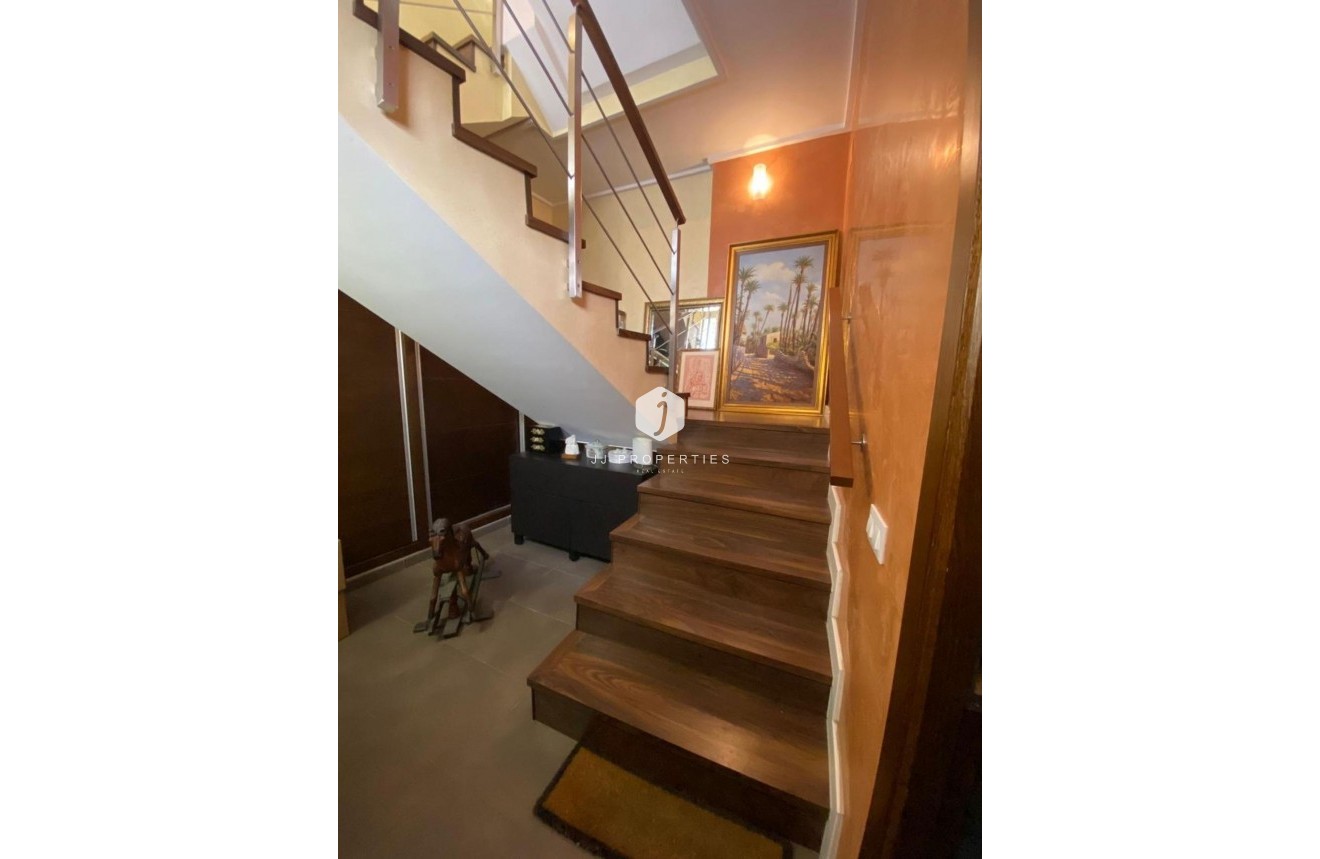 Tweedehands - Villa -
Torrevieja - Centro - Muelle Pesquero