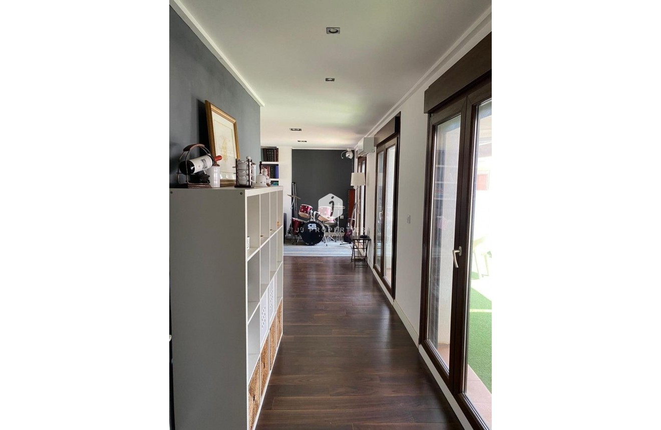 Tweedehands - Villa -
Torrevieja - Centro - Muelle Pesquero