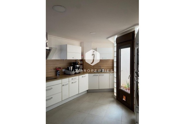 Tweedehands - Villa -
Torrevieja - Centro - Muelle Pesquero