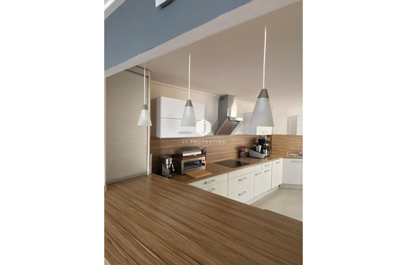 Tweedehands - Villa -
Torrevieja - Centro - Muelle Pesquero