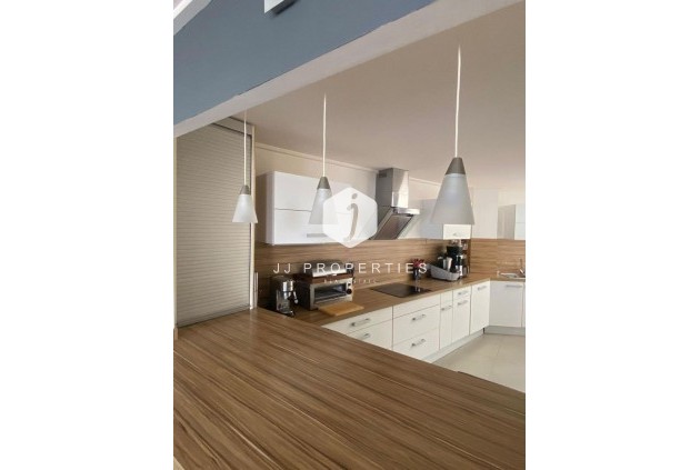 Tweedehands - Villa -
Torrevieja - Centro - Muelle Pesquero