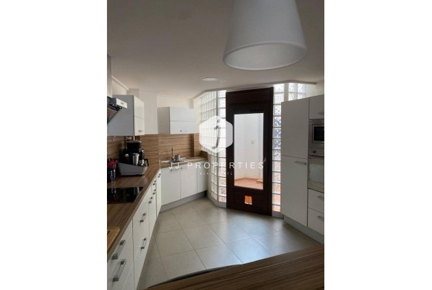 Tweedehands - Villa -
Torrevieja - Centro - Muelle Pesquero